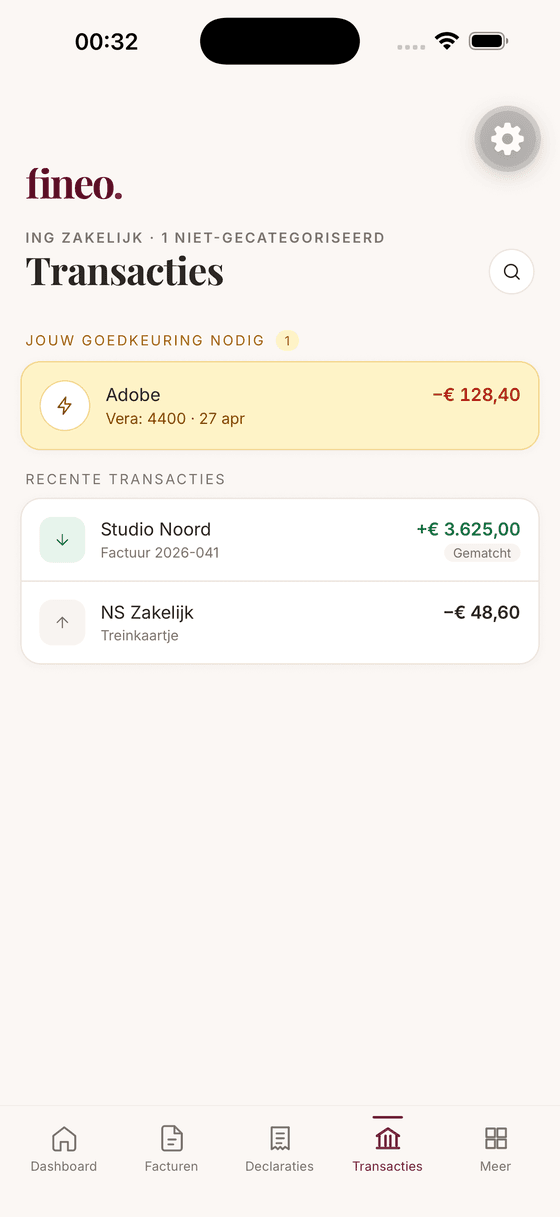 Banktransacties met AI-categorisatie die om beoordeling vraagt